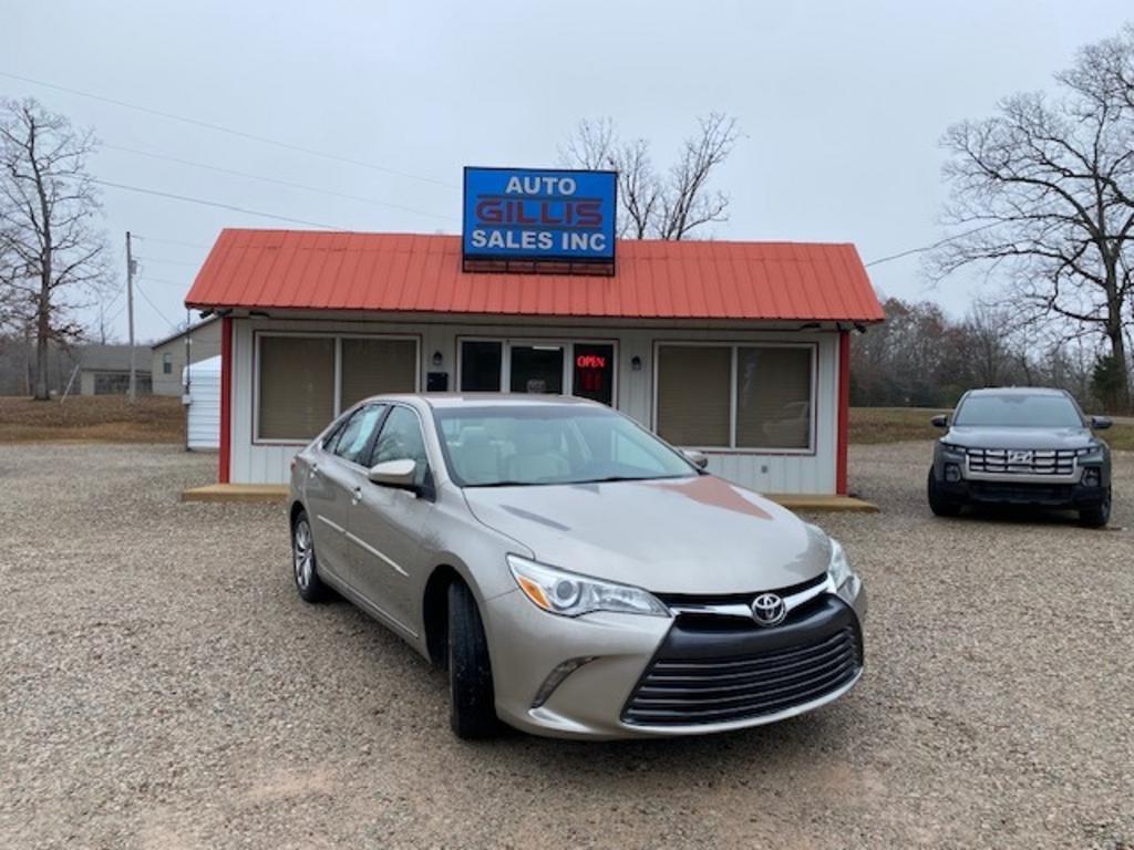 2017 Toyota Camry XLE's photo