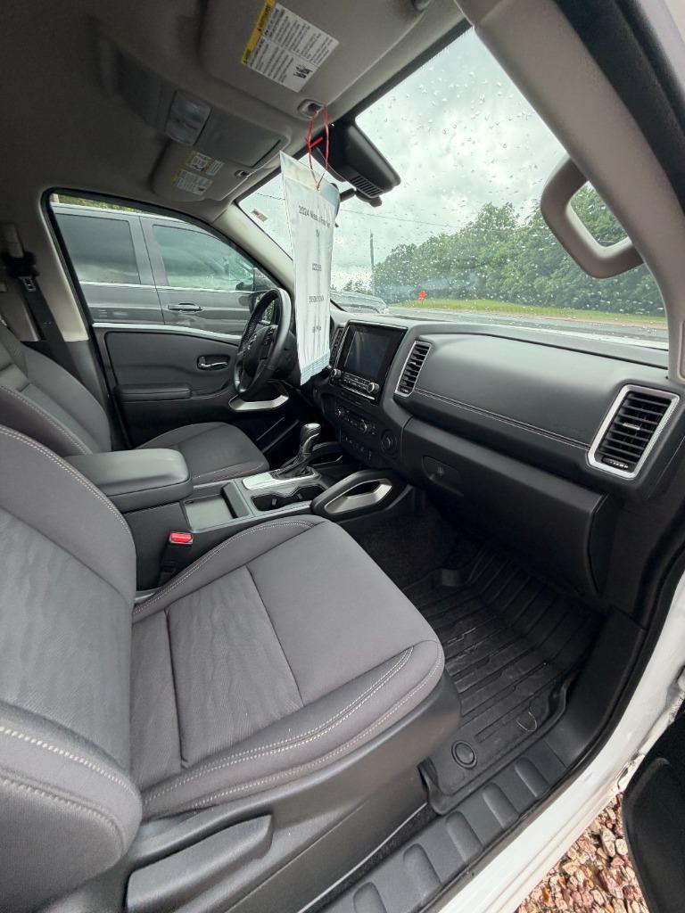 2024 Nissan Frontier SV - Photo 16
