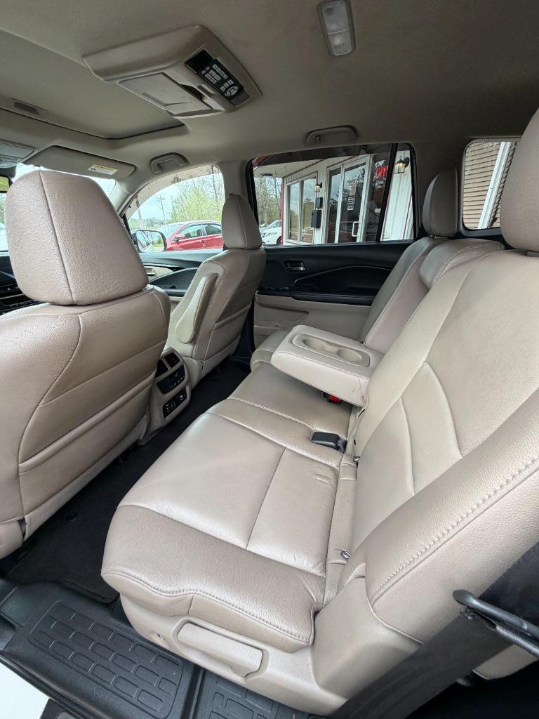 2017 Honda Pilot Touring - Photo 15