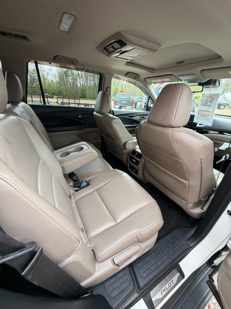 2017 Honda Pilot Touring - Photo 18